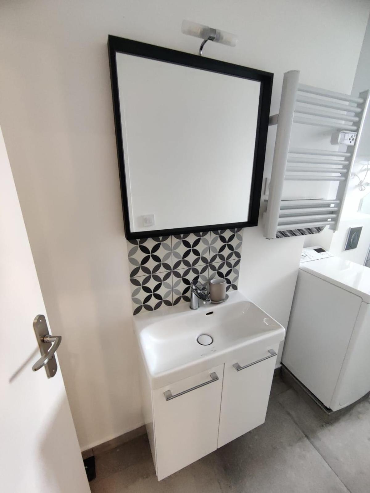 Apartament Loft Chic Avec Mezzanine Contemporaine Vénissieux Zewnętrze zdjęcie